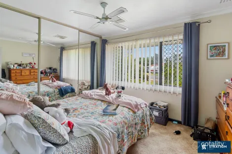 Property photo of 14 Ravenscroft Way Kelmscott WA 6111