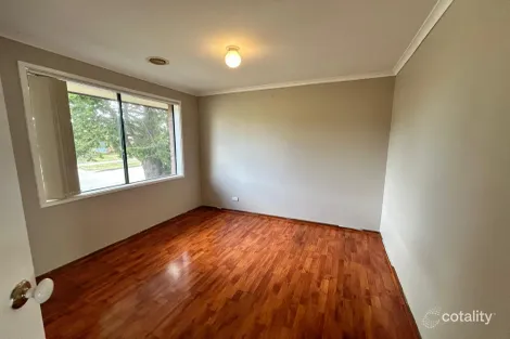 Property photo of 4 Bates Street Cranbourne West VIC 3977