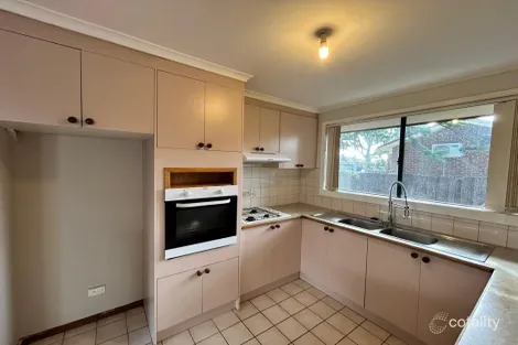 Property photo of 4 Bates Street Cranbourne West VIC 3977