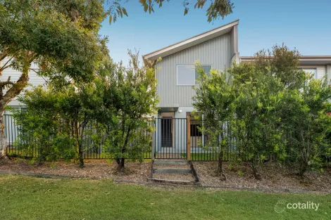 4/4 Rhiana St, Pimpama, QLD 4209