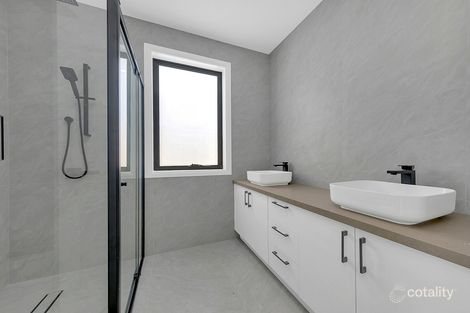 27 Valetta St, Mickleham, VIC 3064