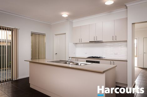 Property photo of 17 Wattlewoods Place Carrum Downs VIC 3201