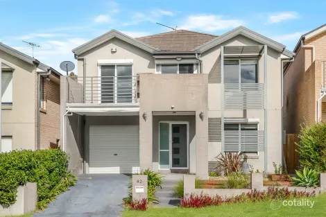 42 Carlton Rd, Campbelltown, NSW 2560
