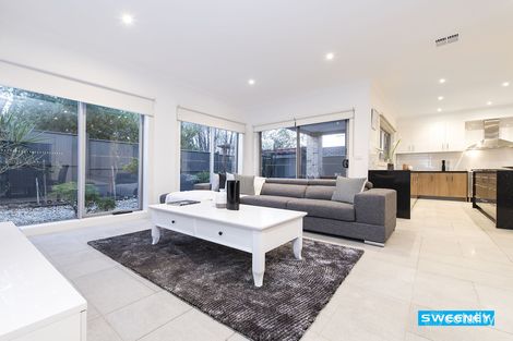 Property photo of 16 Jolimont Street Caroline Springs VIC 3023