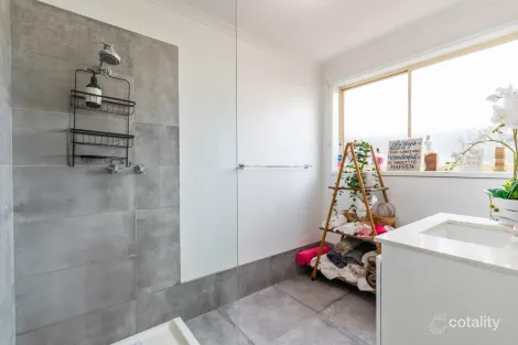 Property photo of 30 Orama Avenue Carrum Downs VIC 3201