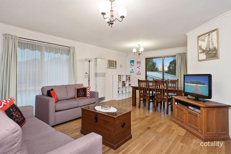 Property photo of 8 Aaran Close Endeavour Hills VIC 3802