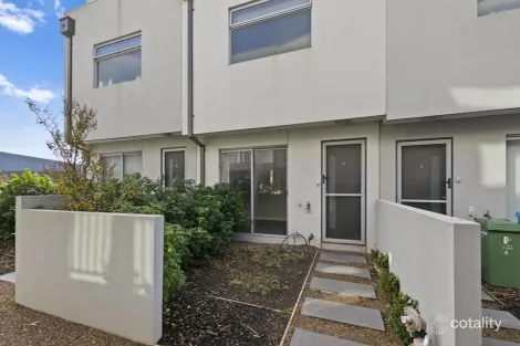 Property photo of 10 Axel Walk Cranbourne North VIC 3977