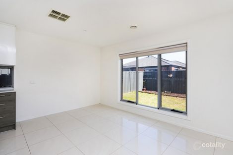 Property photo of 8 Aruma Avenue Harkness VIC 3337