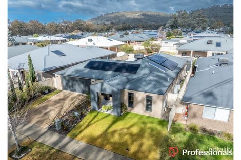 Property photo of 33 Axford Boulevard Wodonga VIC 3690
