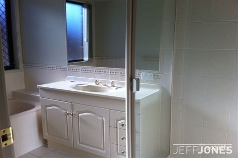 Property photo of 6 Holland Place Carindale QLD 4152