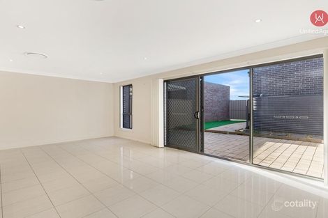 Property photo of 30 Onslow Gardens Middleton Grange NSW 2171