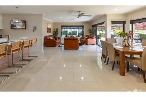 Property photo of 14 Glen Court Black Head NSW 2430