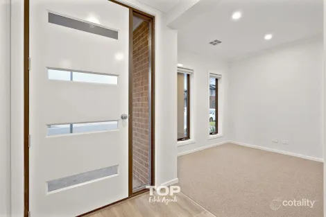 Property photo of 14 Creative Avenue Clyde North VIC 3978