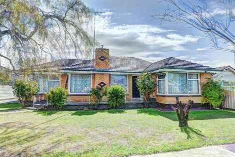 6 Pauls Cres, Wendouree, VIC 3355