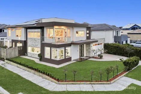 Property photo of 25 Waterside Drive Waterways VIC 3195