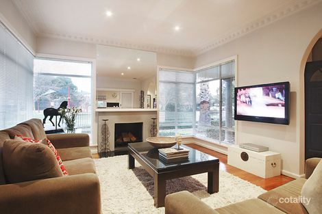 Property photo of 121 Brady Road Bentleigh East VIC 3165