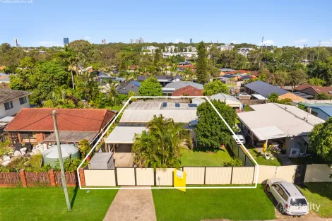 338 Government Rd, Labrador, QLD 4215