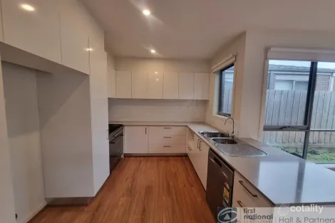 15 Tully Cres, Narre Warren, VIC 3805