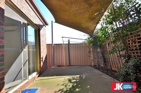 2/12 Chesterton Ave, Tarneit, VIC 3029