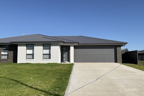 99 Evesham Cct, North Tamworth, NSW 2340
