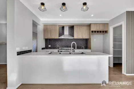 Property photo of 14 Hiskey Crescent Werribee VIC 3030