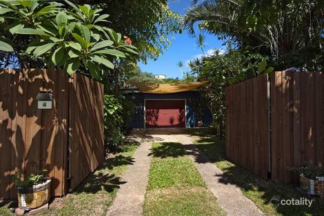4 Fern St, Holloways Beach, QLD 4878