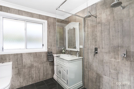 Property photo of 17 Jacaranda Avenue Figtree NSW 2525