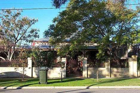 130 Edmund St, Beaconsfield, WA 6162