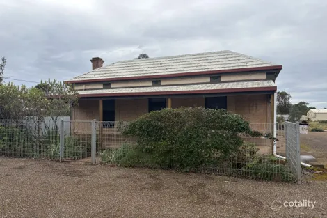 11-13 Mchugh St, Quorn, SA 5433