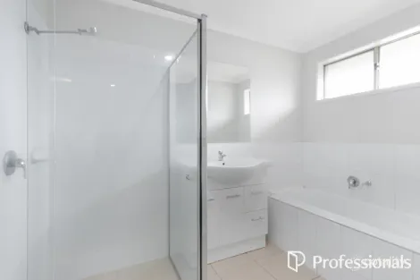 Property photo of 11 Sunvale Crescent Estella NSW 2650