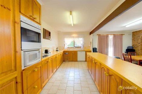 Property photo of 2 Regency Drive Mount Clear VIC 3350