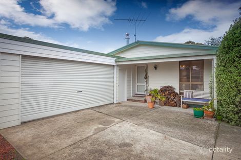 Property photo of 24 White Avenue Romsey VIC 3434