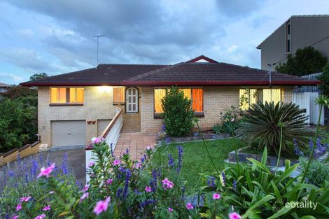 17 Belfort St, Stafford Heights, QLD 4053