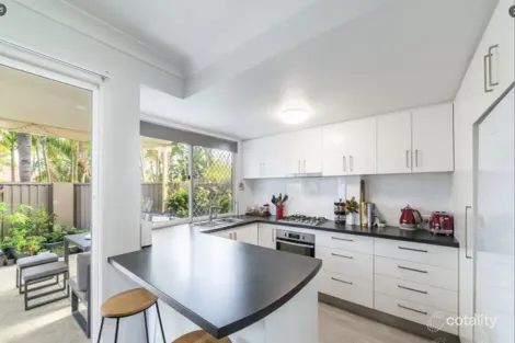 3/30 St Kevins Ave, Benowa, QLD 4217