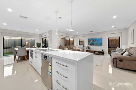 Property photo of 28 Elmtree Crescent Clyde North VIC 3978