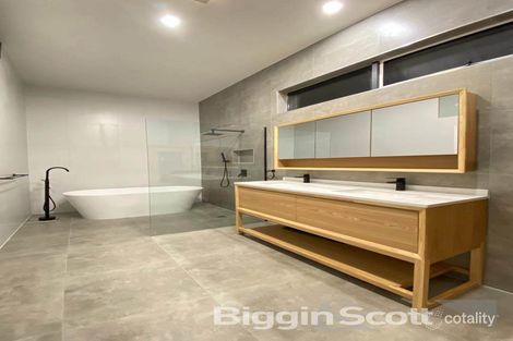 Property photo of 2/137 Power Avenue Chadstone VIC 3148