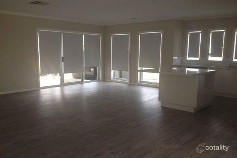 Property photo of 1/5 Carinya Street Glenfield Park NSW 2650