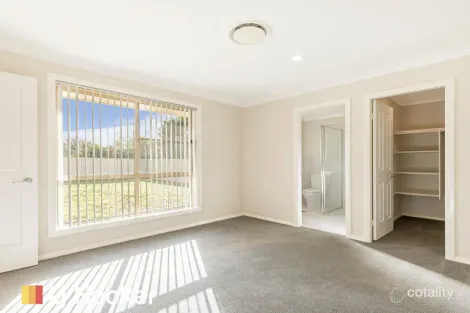 Property photo of 5 Appaloosa Place Hillvue NSW 2340