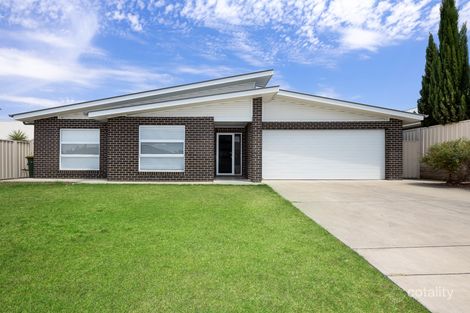 Property photo of 3 Cunjegong Loop Gobbagombalin NSW 2650