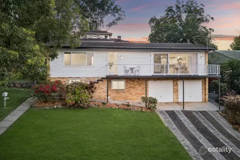 9 Lorraine Ave, Point Clare, NSW 2250