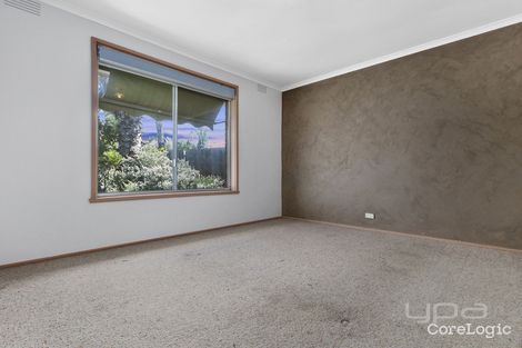 Property photo of 10 Glamis Place Melton West VIC 3337