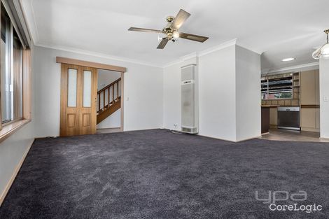 Property photo of 10 Glamis Place Melton West VIC 3337