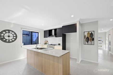 Property photo of 16 Theatre Circuit Clyde North VIC 3978