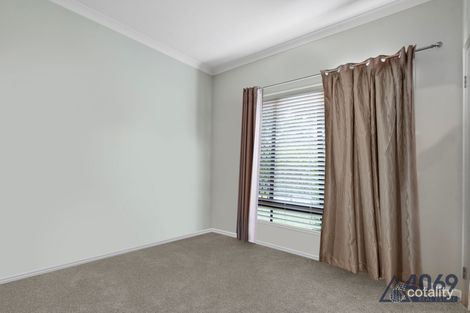Property photo of 32 Serene Place Fig Tree Pocket QLD 4069