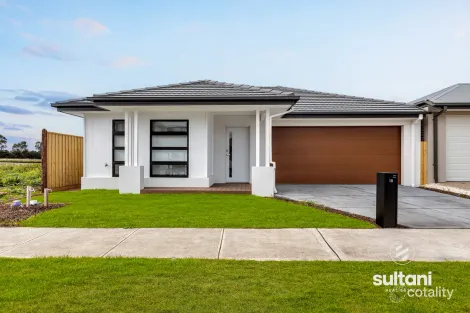 18 Bosc St, Cranbourne East, VIC 3977