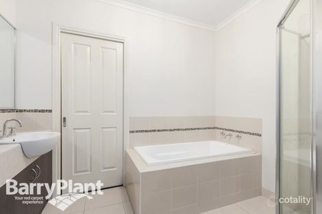 Property photo of 3/27-29 Rogers Street Pakenham VIC 3810