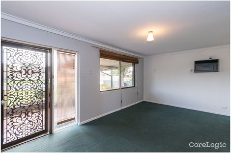 Property photo of 32 Weir Crescent Beckenham WA 6107