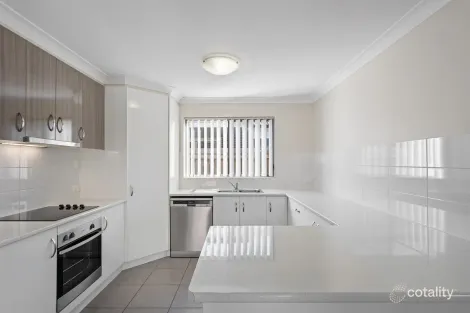 Property photo of 32 Sanctuary Drive Cranley QLD 4350