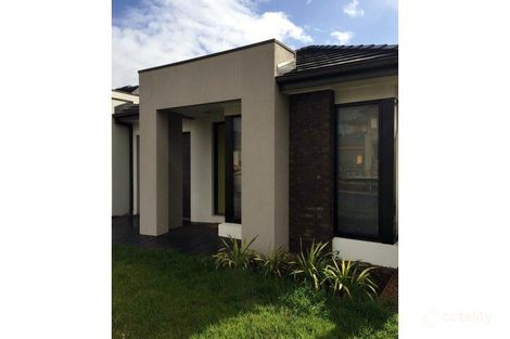Property photo of 6 Wurrook Circuit North Geelong VIC 3215