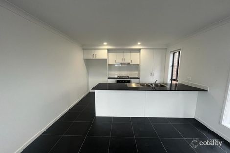Property photo of 33 Heron Drive Mickleham VIC 3064